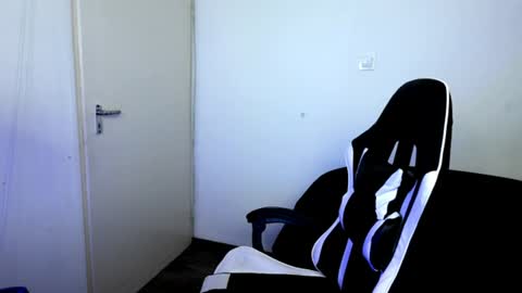 Snapshot of shy_nerd_babyy chatting on 28, 7, 2026 shy_nerd_babyy online show from 28, 7, 2026