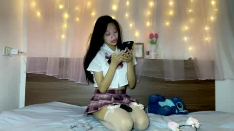 Snapshot of shy_pink_doll chatting on 8, 6, 2026 shy_pink_doll online show from 8, 6, 2026