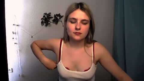 Snapshot of shy_sabrina_ chatting on 8, 5, 2026 shy_sabrina_ online show from 8, 5, 2026