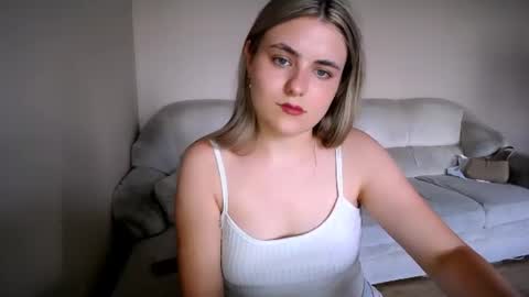 Snapshot of shy_sabrina_ chatting on 19, 6, 2026 shy_sabrina_ online show from 19, 6, 2026