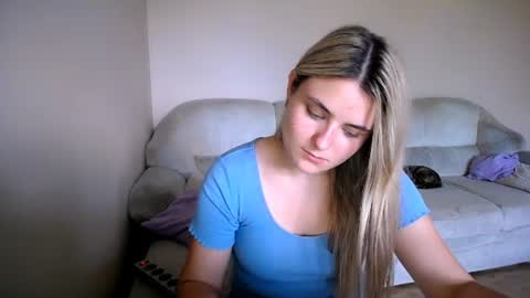 Snapshot of shy_sabrina_ chatting on 30, 7, 2026 shy_sabrina_ online show from 30, 7, 2026