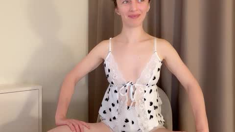 shy_schoolgirl_ online show from 8, 3, 2026