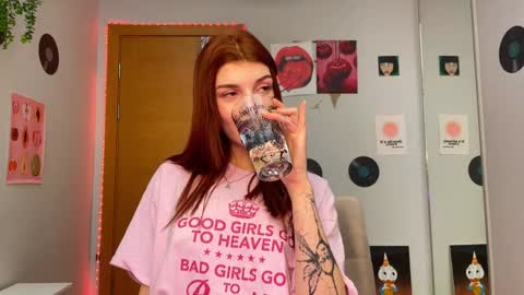 Bella online show from 3, 12, 2024