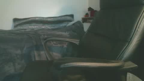 shyboyhugecum2020 online show from 16, 3, 2026