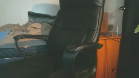 Snapshot of shyboyhugecum2020 chatting on 19, 4, 2026 shyboyhugecum2020 online show from 19, 4, 2026