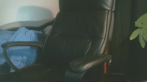 Snapshot of shyboyhugecum2020 chatting on 13, 5, 2026 shyboyhugecum2020 online show from 13, 5, 2026