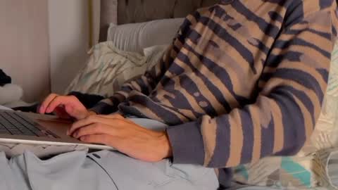 Snapshot of shydude666 chatting on 22, 12, 2024 shydude666 online show from 22, 12, 2024