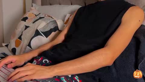 Snapshot of shydude666 chatting on 8, 11, 2025 shydude666 online show from 8, 11, 2025