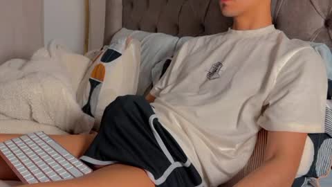 Snapshot of shydude666 chatting on 7, 2, 2026 shydude666 online show from 7, 2, 2026