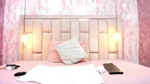Snapshot of shyelenax chatting on 6, 8, 2026 ELENA online show from 6, 8, 2026