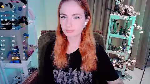 Snapshot of shyfoxxxy chatting on 28, 5, 2026 Effie online show from 28, 5, 2026