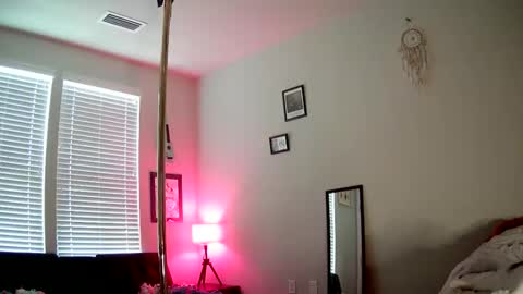 Snapshot of shyy_petitebaby chatting on 24, 4, 2026 shypetitebaby online show from 24, 4, 2026