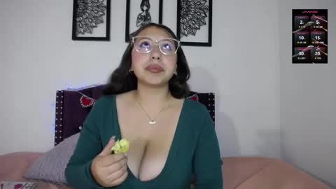 Sienna online show from 5, 3, 2026