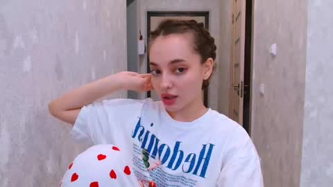 Snapshot of siennamia chatting on 14, 5, 2026 Sienna Mia online show from 14, 5, 2026