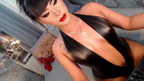 Snapshot of sierrafina_mcbride chatting on 4, 2, 2026 Sierrafina online show from 4, 2, 2026