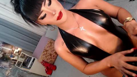 Snapshot of sierrafina_mcbride chatting on 5, 2, 2026 Sierrafina online show from 5, 2, 2026