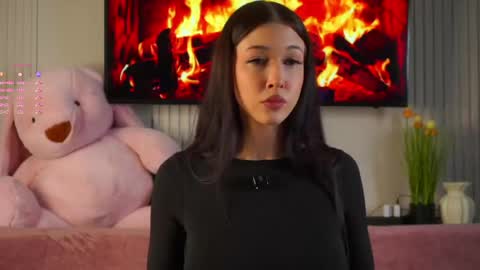 Eva  online show from 5, 4, 2026