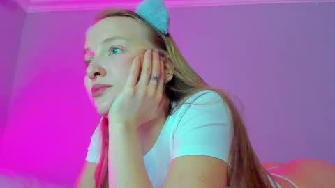 Mila online show from 23, 10, 2025