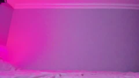 Mila online show from 4, 11, 2025