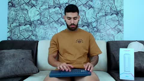 Snapshot of silvano_torrez chatting on 28, 1, 2025 silavno online show from 28, 1, 2025