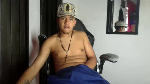 Snapshot of simon222_hot chatting on 2, 4, 2026 simonxxl online show from 2, 4, 2026