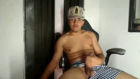 Snapshot of simon222_hot chatting on 4, 4, 2026 simonxxl online show from 4, 4, 2026