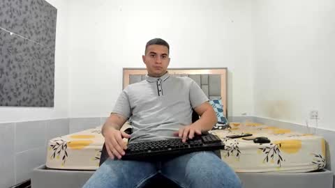 Snapshot of simonkeler chatting on 3, 2, 2026 SIMON KELER online show from 3, 2, 2026