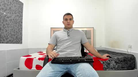 Snapshot of simonkeler chatting on 2, 3, 2026 SIMON KELER online show from 2, 3, 2026