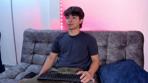 Snapshot of simonlambert__ chatting on 27, 12, 2024 Simon online show from 27, 12, 2024