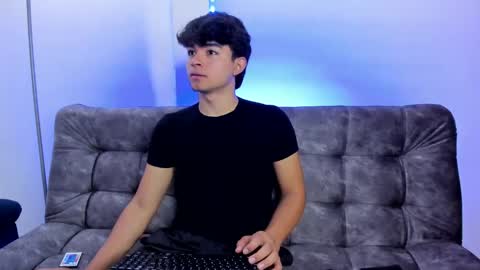 Snapshot of simonlambert__ chatting on 17, 1, 2025 Simon online show from 17, 1, 2025