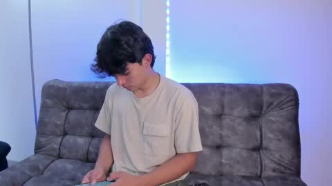 Snapshot of simonlambert__ chatting on 28, 1, 2025 Simon online show from 28, 1, 2025