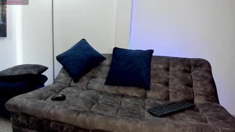 Snapshot of simonlambert__ chatting on 5, 2, 2025 Simon online show from 5, 2, 2025