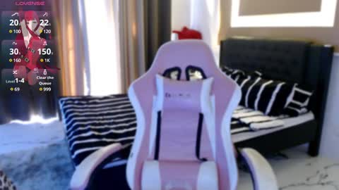 Adrianna Fowler online show from 12, 3, 2025