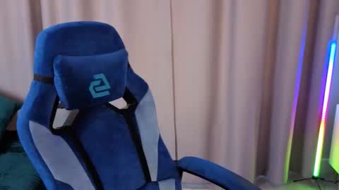 Snapshot of simplyzoe chatting on 4, 3, 2026 Zoe online show from 4, 3, 2026