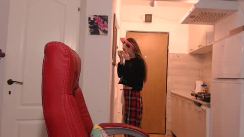 Snapshot of simyhvn chatting on 5, 2, 2026 simyhvn online show from 5, 2, 2026