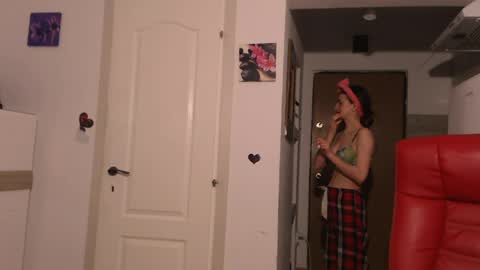 Snapshot of simyhvn chatting on 31, 3, 2026 simyhvn online show from 31, 3, 2026