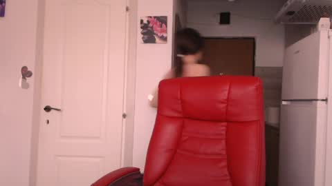 Snapshot of simyhvn chatting on 2, 4, 2026 simyhvn online show from 2, 4, 2026