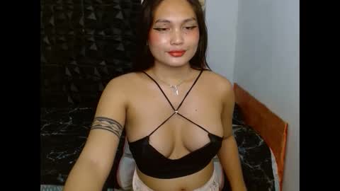 Snapshot of sinampot chatting on 31, 1, 2025 hi im thalia nice to meet you please give me thumbs up 3 online show from 31, 1, 2025