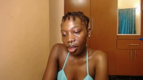 Snapshot of sindoll_ chatting on 18, 4, 2026 Elsy online show from 18, 4, 2026