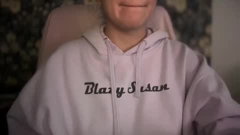 Snapshot of sindrastone chatting on 3, 11, 2025 Sindra online show from 3, 11, 2025