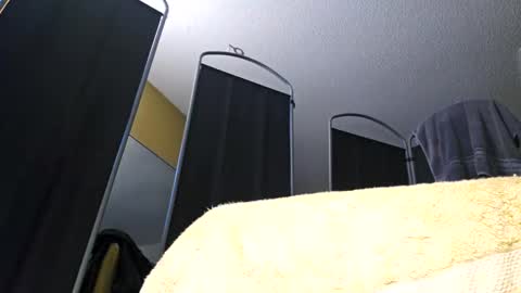 Snapshot of sinseason chatting on 4, 3, 2025 Sinseason online show from 4, 3, 2025