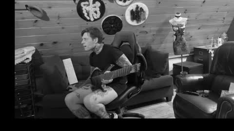 Snapshot of siphonophorstrings chatting on 17, 11, 2025 Dustbunnyfoofoo online show from 17, 11, 2025