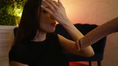 Snapshot of sisi_von_dee chatting on 27, 5, 2026 Dee online show from 27, 5, 2026