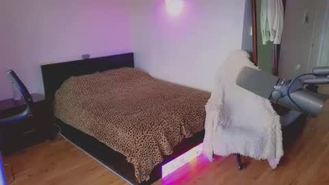 Ashleigh Mak online show from 16, 3, 2026