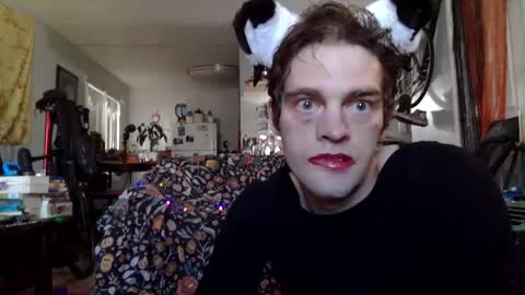 Snapshot of sissyemmalauren chatting on 8, 10, 2025 sissyemmalauren online show from 8, 10, 2025