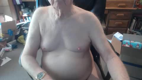 Snapshot of sjbottomboi chatting on 4, 12, 2025 sjbottomboi online show from 4, 12, 2025