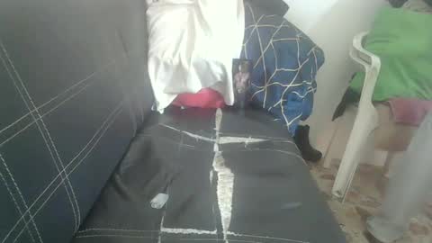 Snapshot of skanky_little_dolls chatting on 10, 9, 2025 skanky_little_dolls online show from 10, 9, 2025