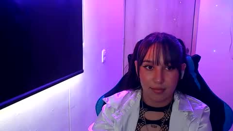 Snapshot of skarlet_adams chatting on 6, 5, 2026 Alice online show from 6, 5, 2026