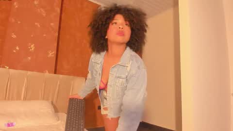 Snapshot of skarlethill chatting on 11, 11, 2025 Skarlethill online show from 11, 11, 2025