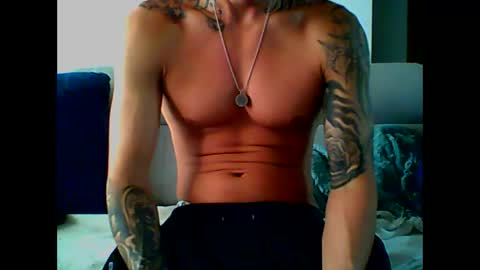 Snapshot of skater19xxx chatting on 11, 2, 2025 miguel online show from 11, 2, 2025